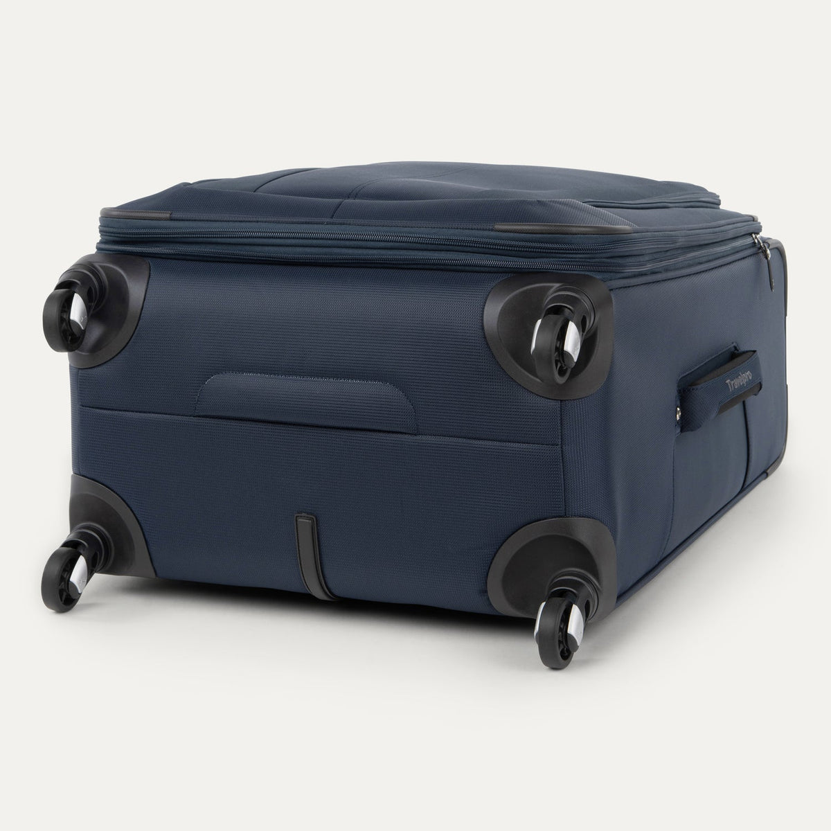 Travelpro Maxlite 5 Medium Check-In Spinner Luggage