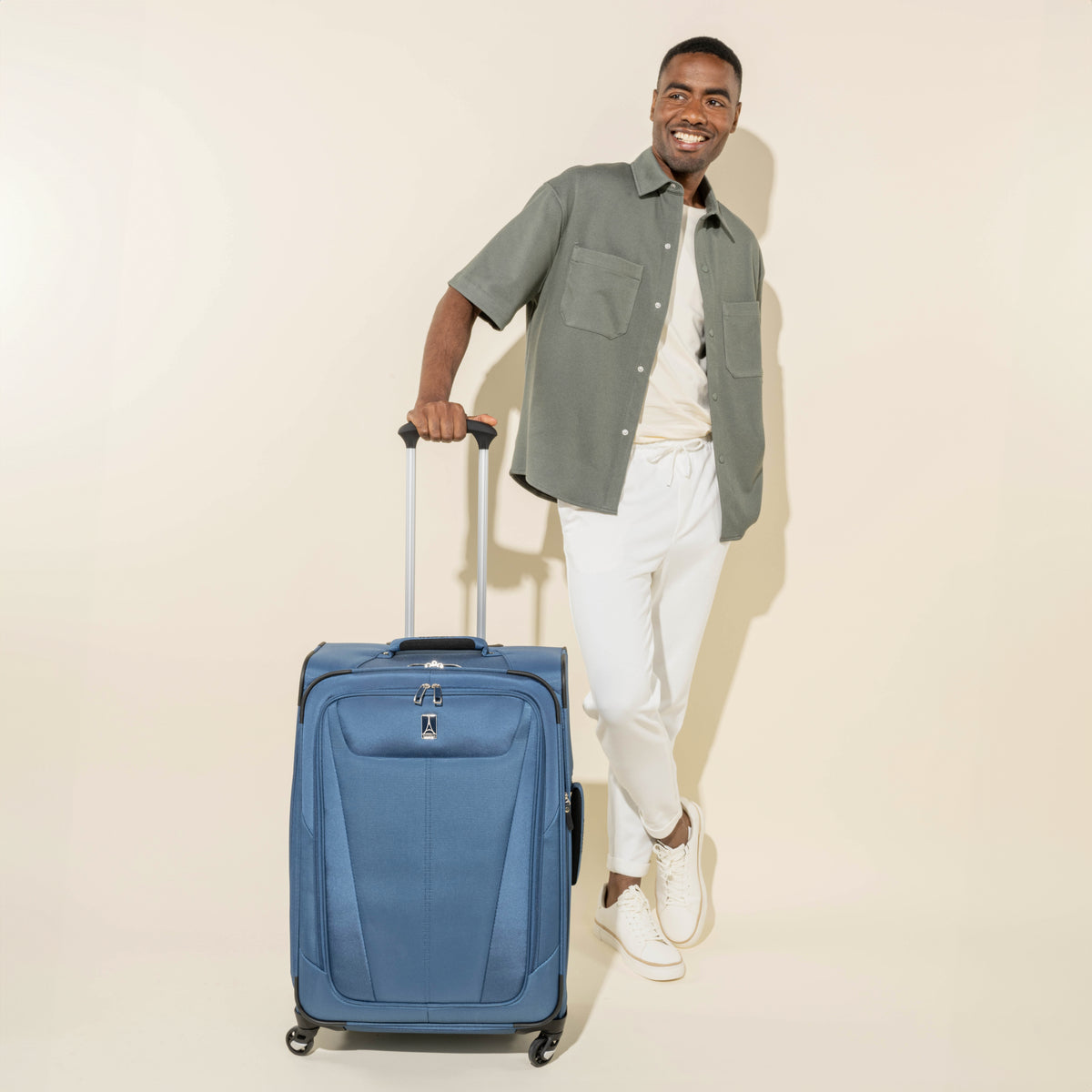 Travelpro Maxlite 5 Medium Check-In Spinner Luggage