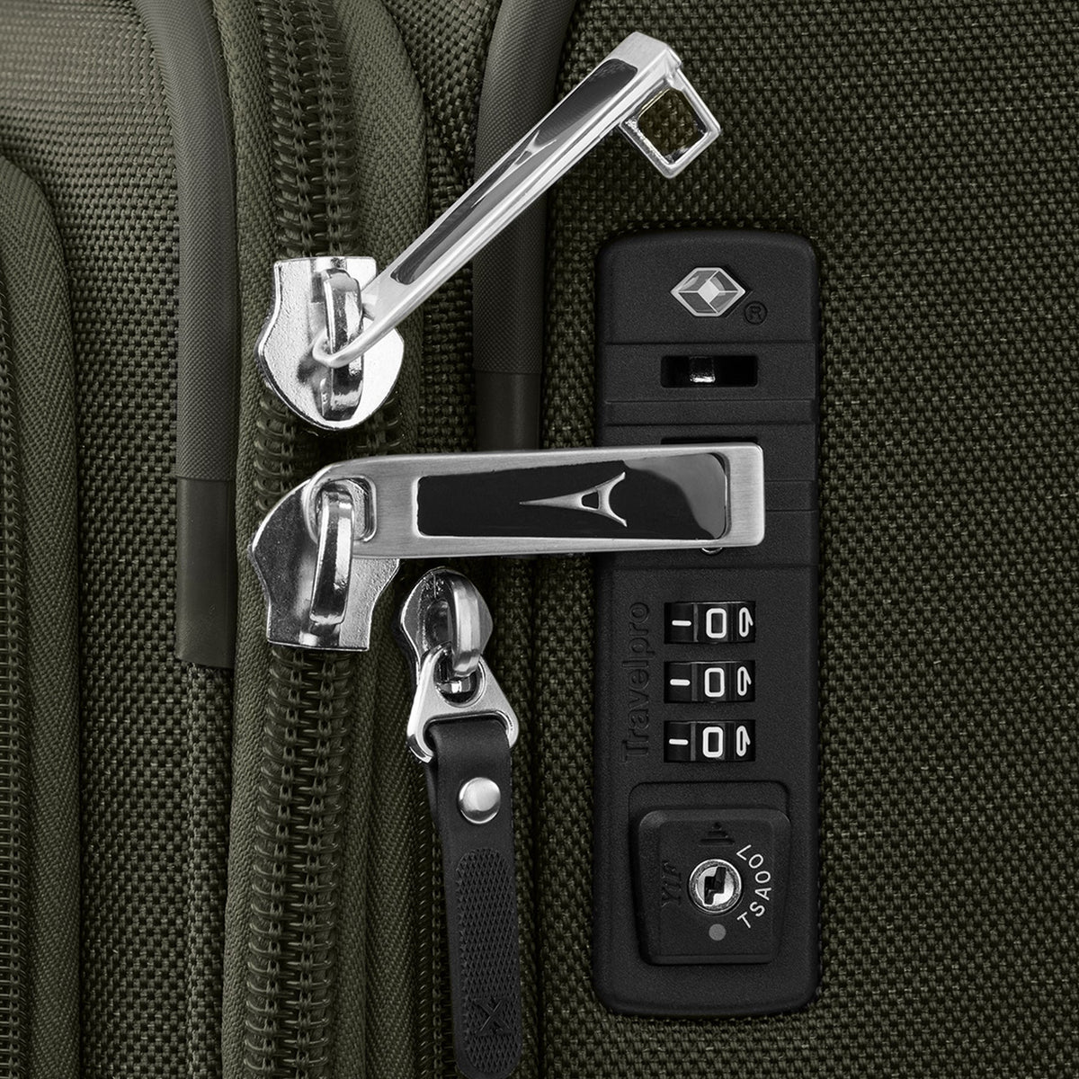 Travelpro Platinum Elite Large Check-In Spinner Luggage