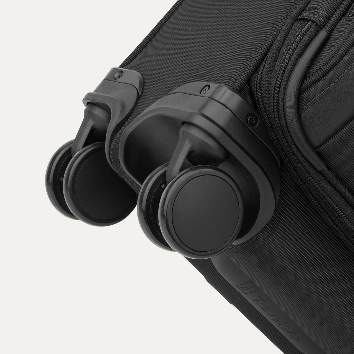 Travelpro VersaPack+ Compact Carry-On / Medium Check-In Luggage Set