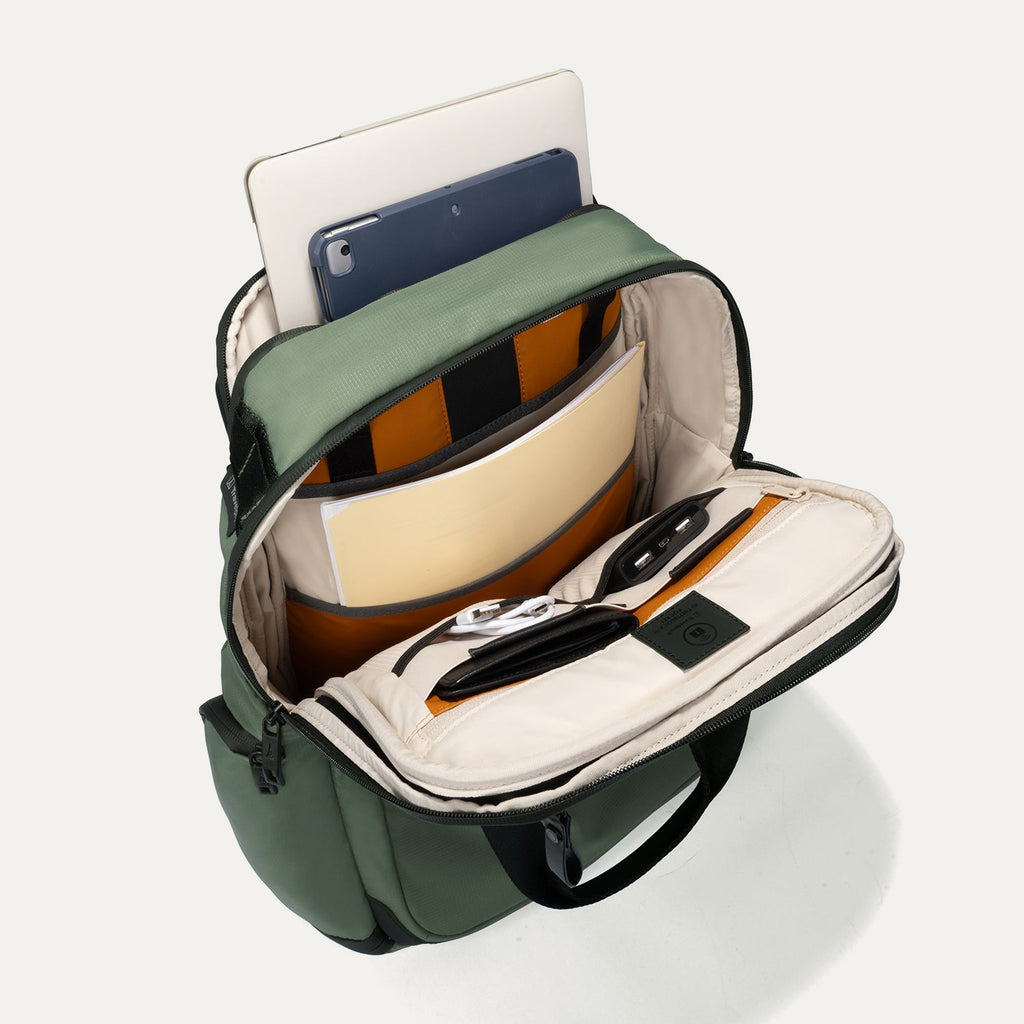 Travelpro Altitude Medium Expandable Laptop Backpack 25-30L - Final Sale