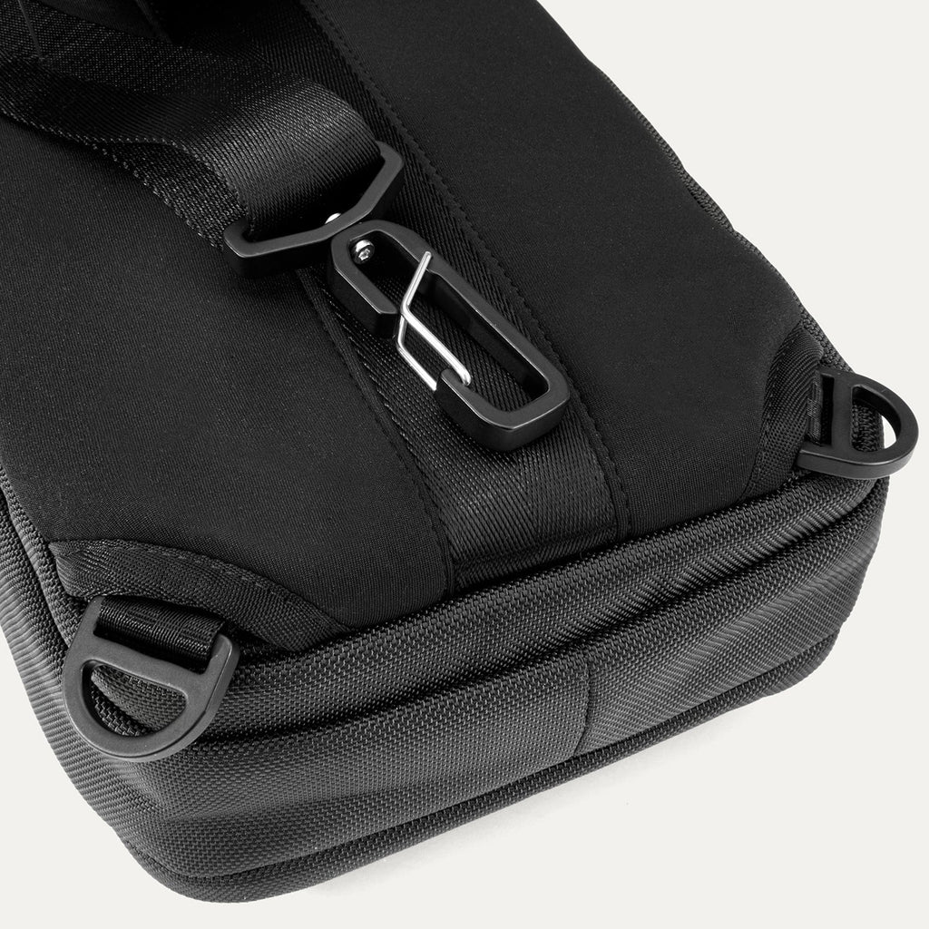 Travelpro Altitude Crossbody 6L