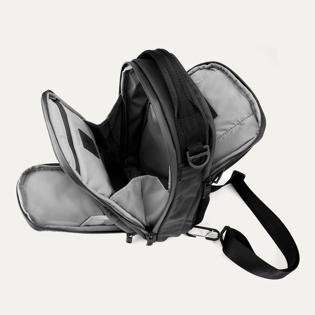 Travelpro Altitude Crossbody 6L