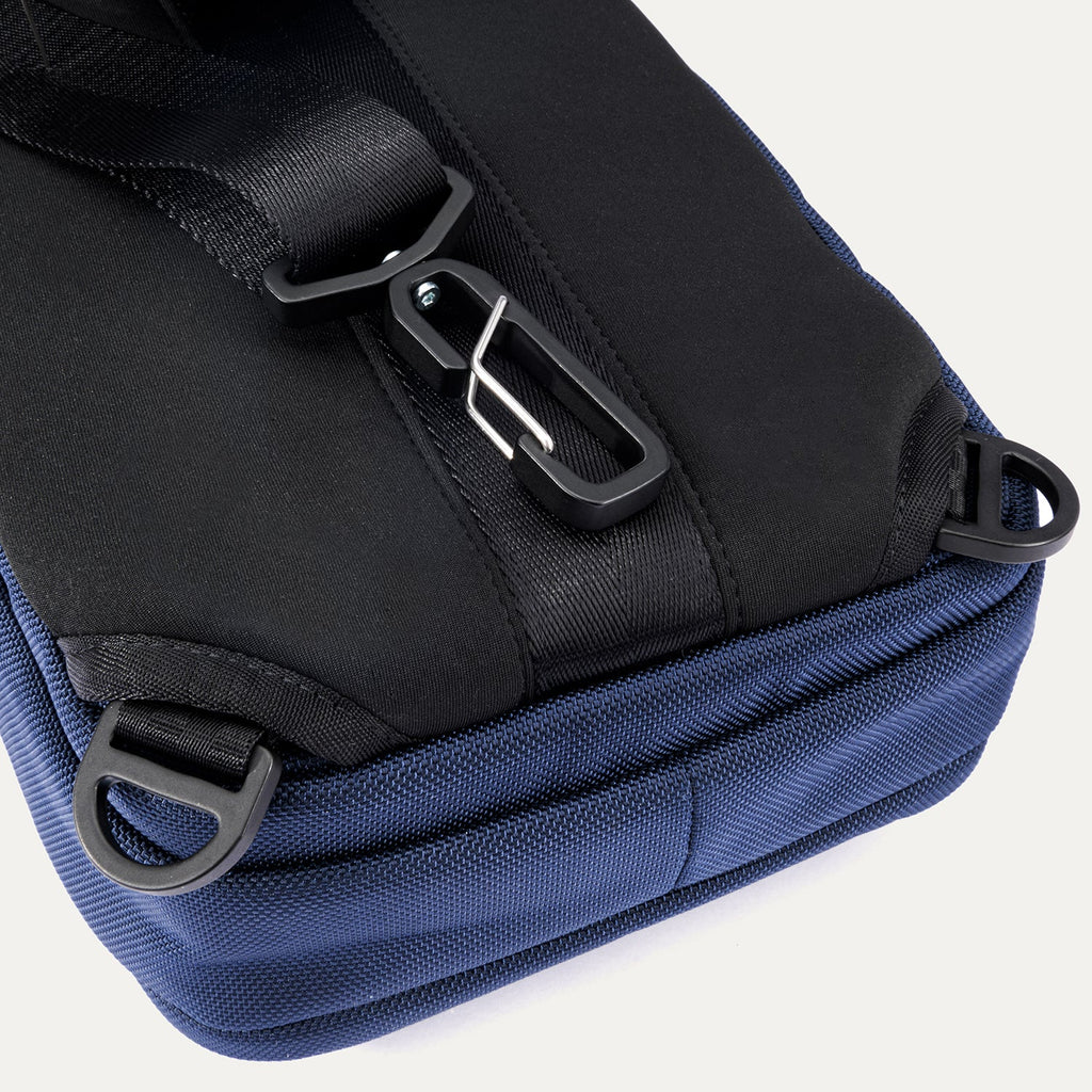 Travelpro Altitude Crossbody 6L