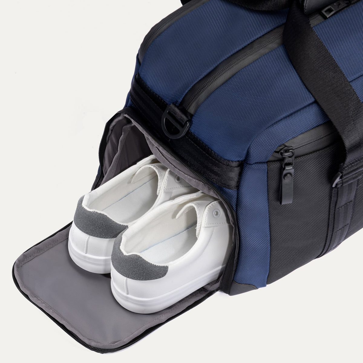 Travelpro Altitude Day-to-Day Duffel - Stellar Grey