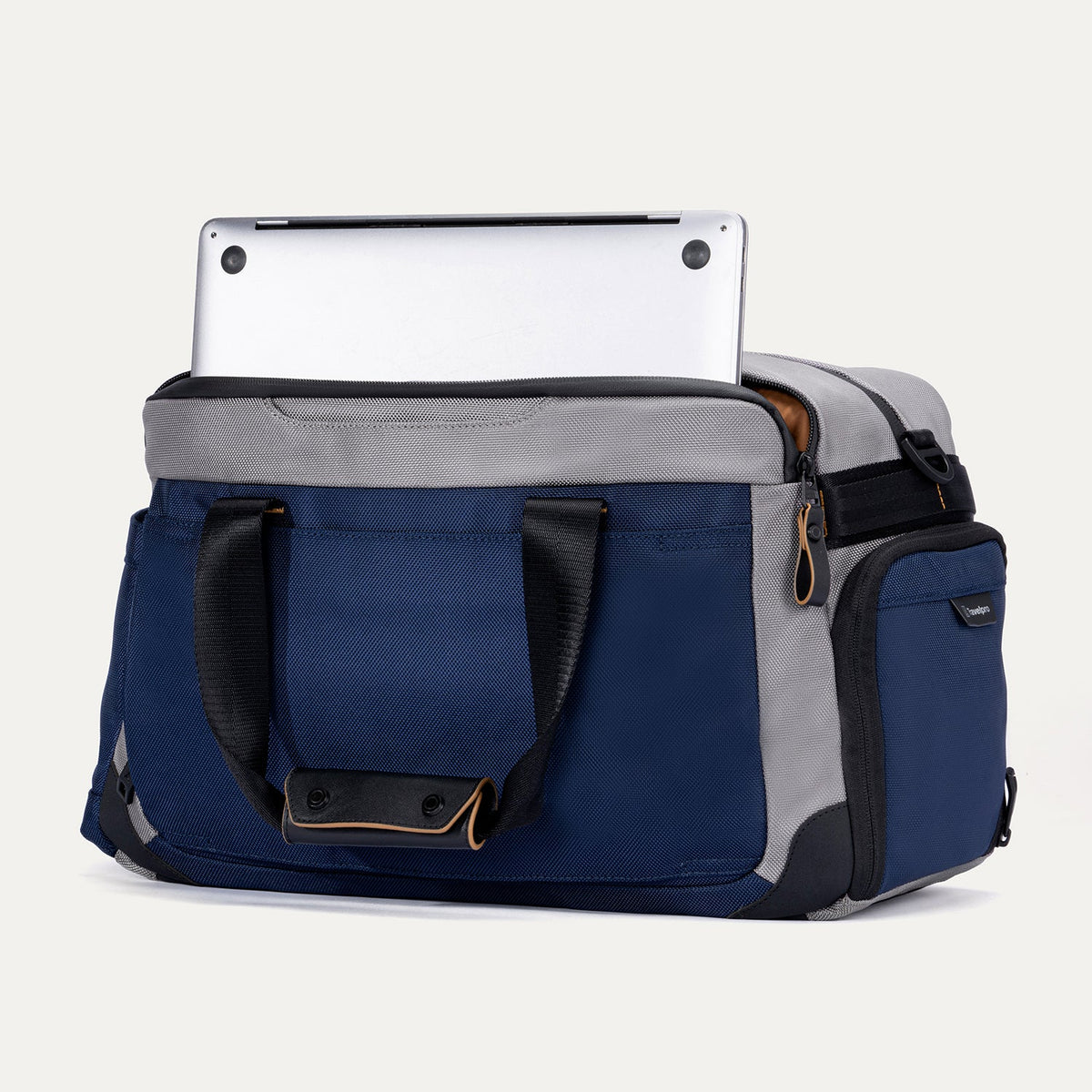 Travelpro Altitude Day-to-Day Duffel