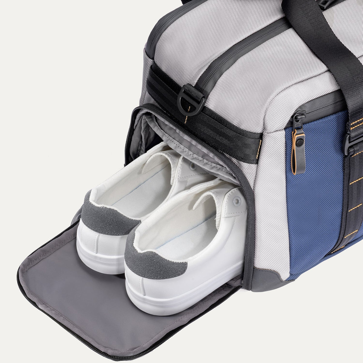 Travelpro Altitude Day-to-Day Duffel - Stellar Grey