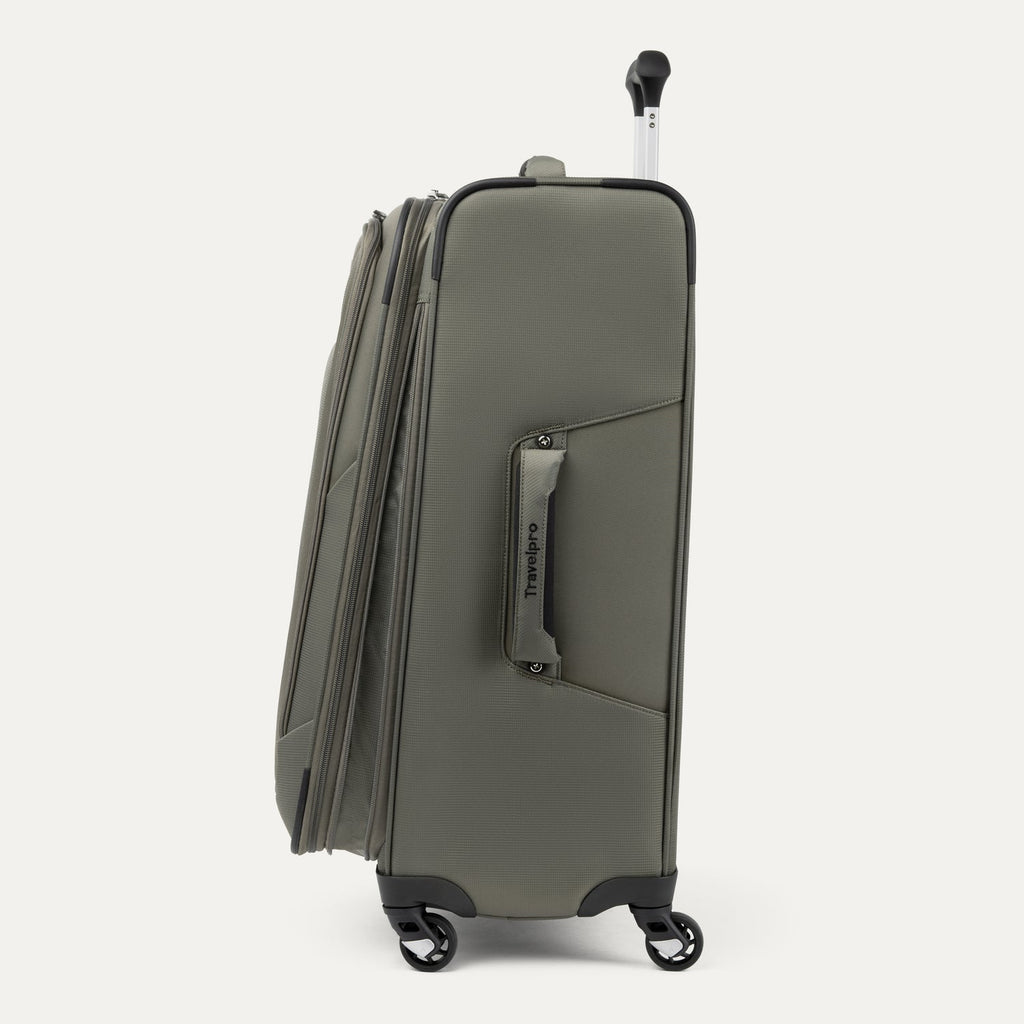 Travelpro Maxlite 5 Weekender Bag / Medium Check-In Luggage Set