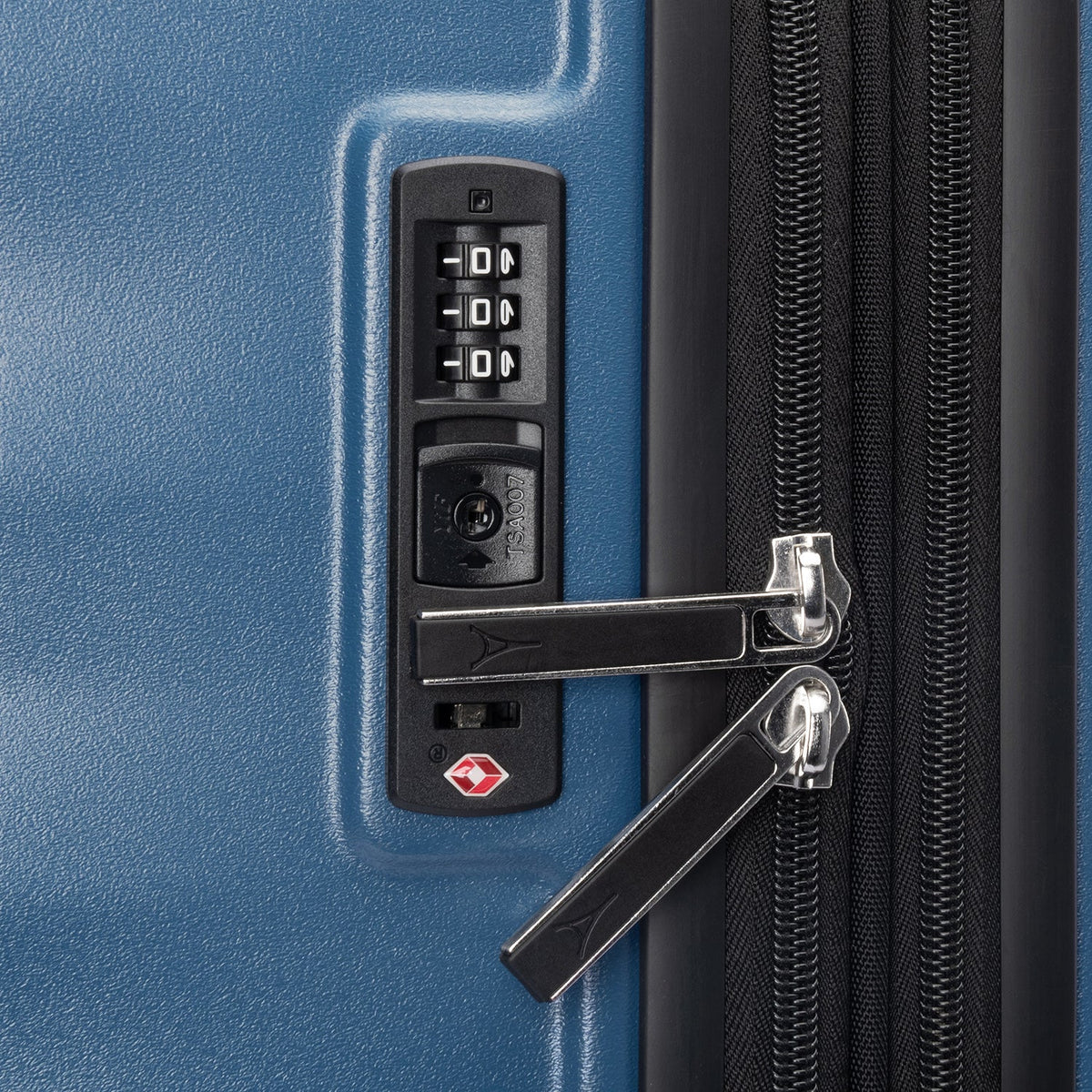 Travelpro Maxlite Air V2 Carry-On / Medium / Large Luggage Set