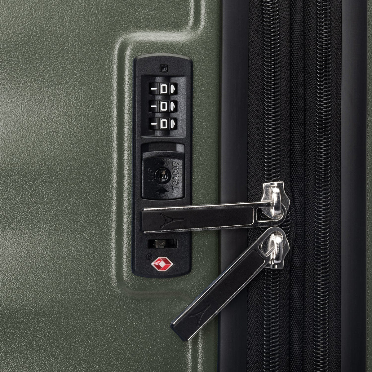 Travelpro Maxlite Air V2 Compact Carry-On / Medium Check-In Luggage Set