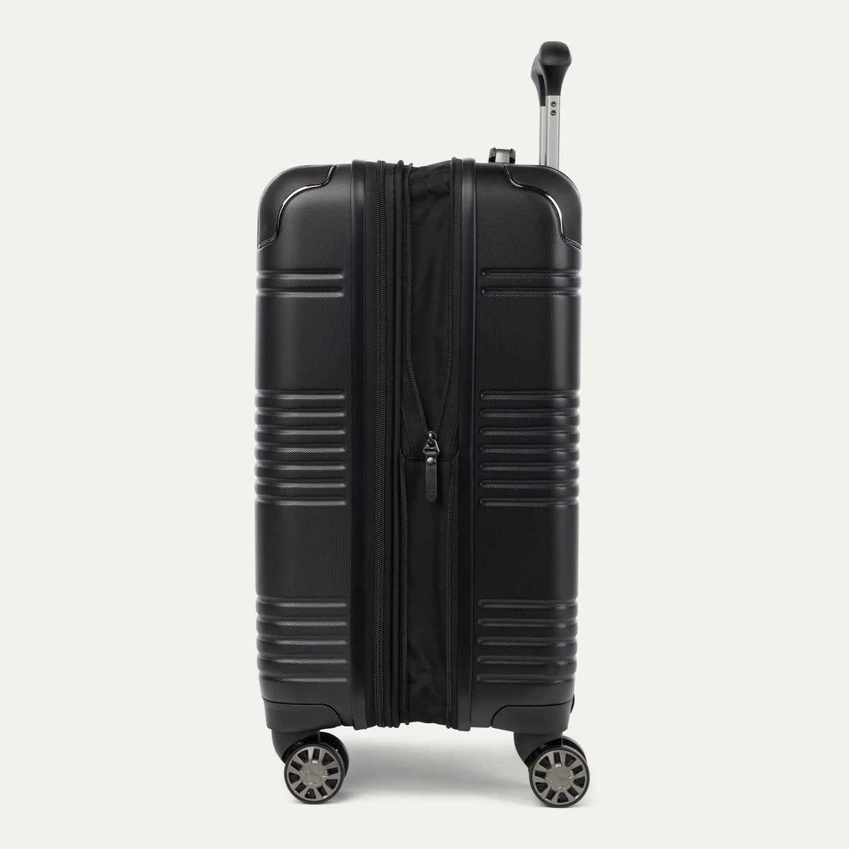 Travelpro Roundtrip Carry-On / Medium Check-In Hardside Luggage Set