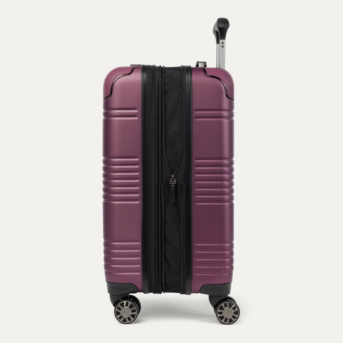 Travelpro Roundtrip Carry-On / Medium Check-In Hardside Luggage Set