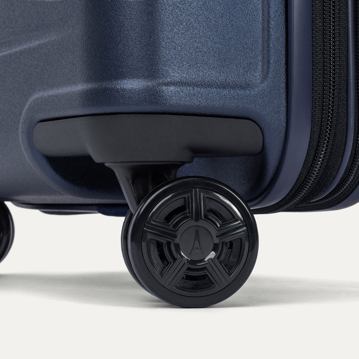 Travelpro Platinum Elite Large Check-In Hardside Spinner Luggage